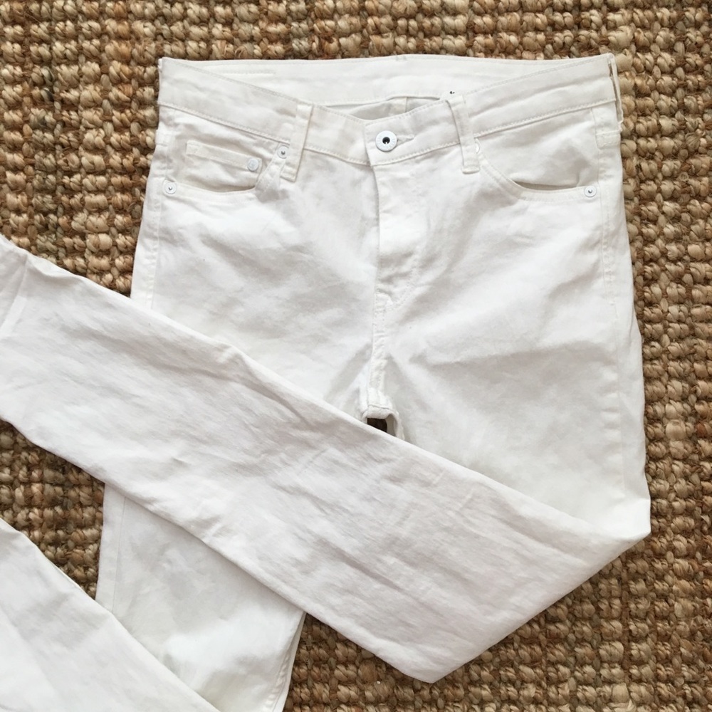 White skinny jeans